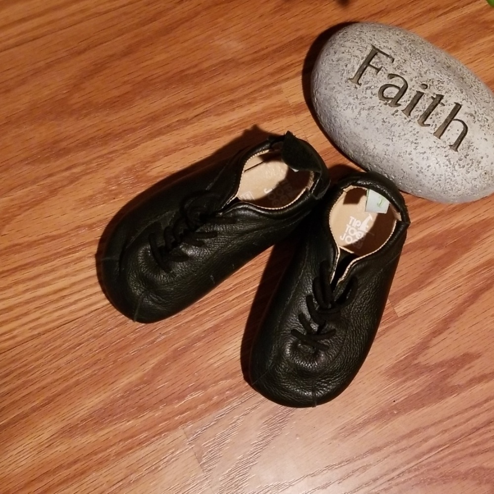 Black tip toey Joey leather shoes 12-18mo‎